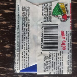 Alternative view of SEALED Fleer 1991 Football pack